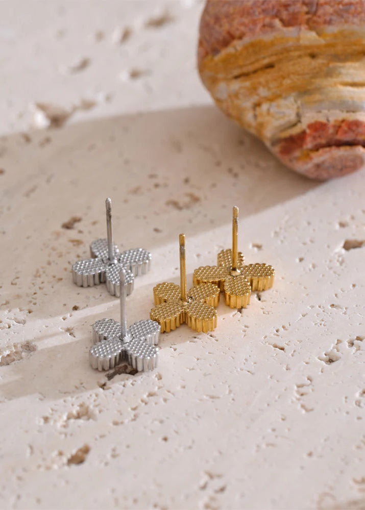 Boucles d’Oreilles Trèfle – Finition Or Véritable