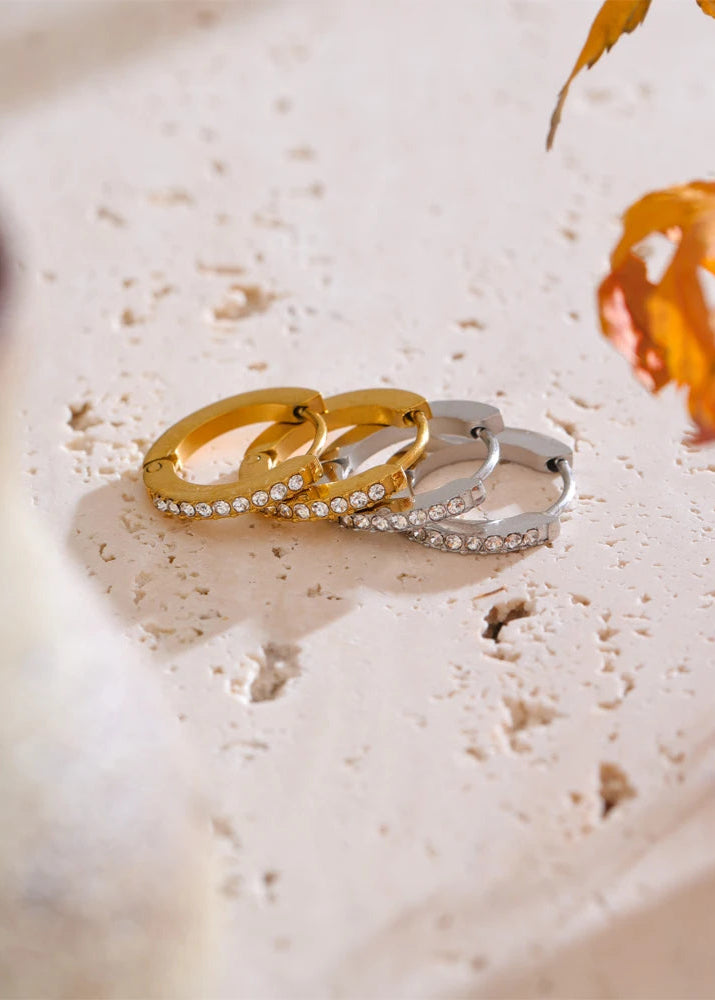 Boucles d’Oreilles Clous Géométriques – Finition Or Véritable