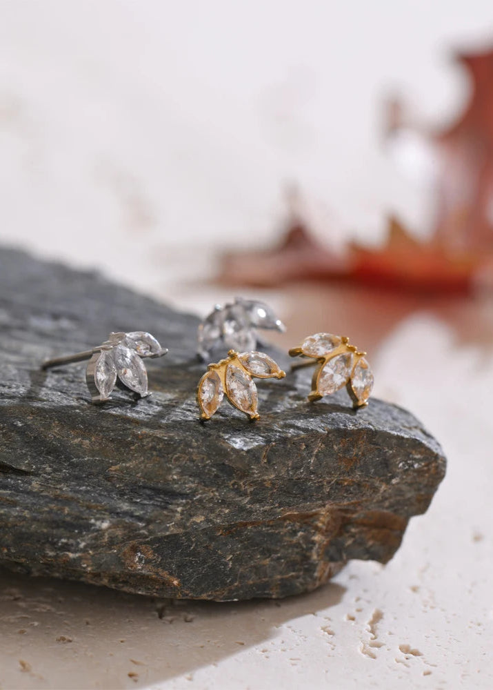 Boucles d’Oreilles Fleurs – Design Géométrique ; Finition Or Véritable