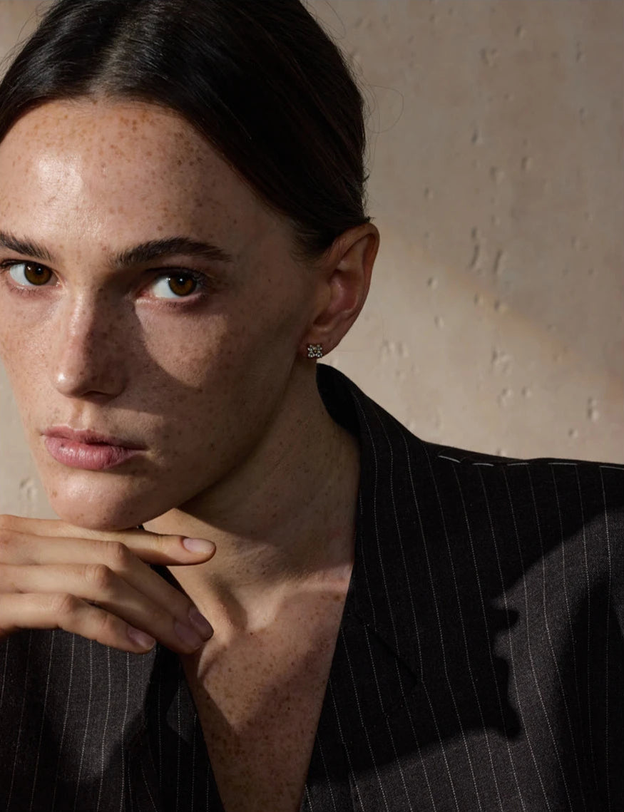 Boucles d’Oreilles Trèfle Zircon – Motif Végétal Finition Or Véritable