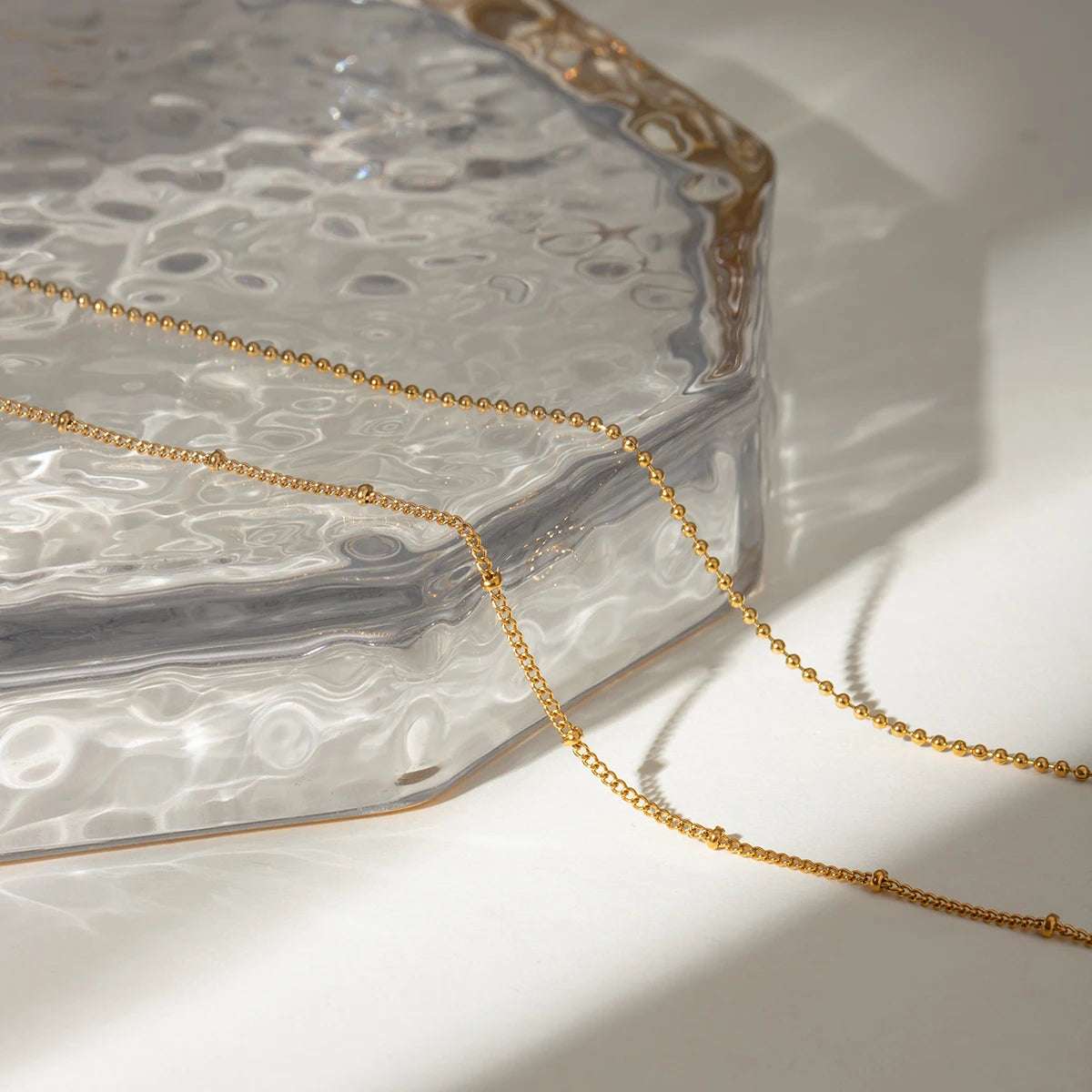 Collier Double Rang en Acier Inoxydable Plaqué Or 18K avec Chaîne de Perles – Bijou Étanche & Élégant