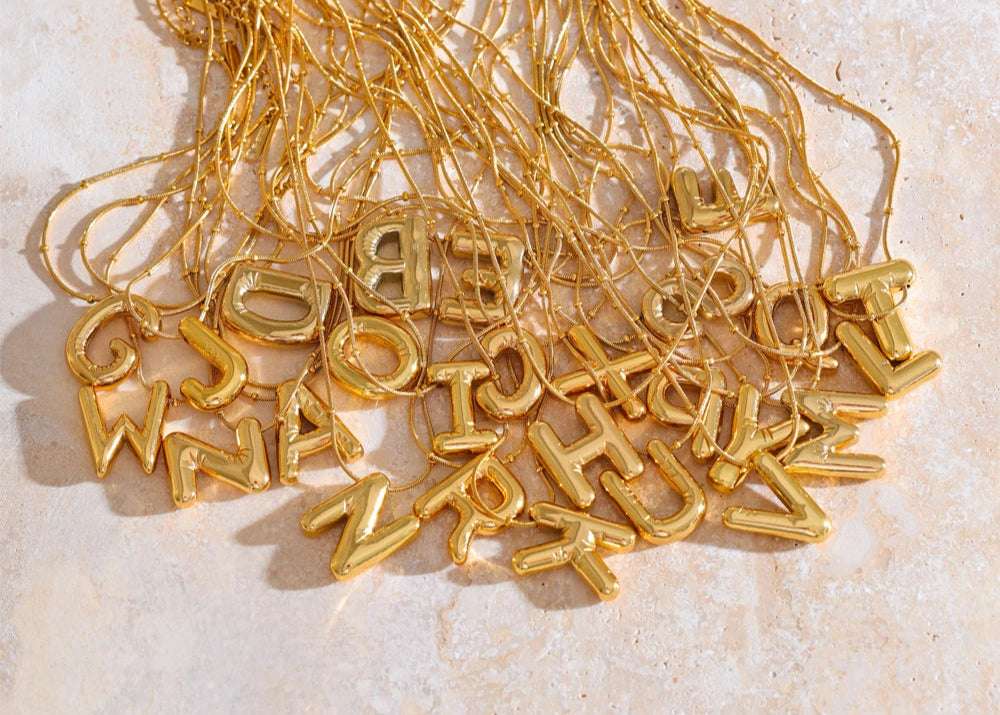 Collier Pendentif Géométrique Lettre