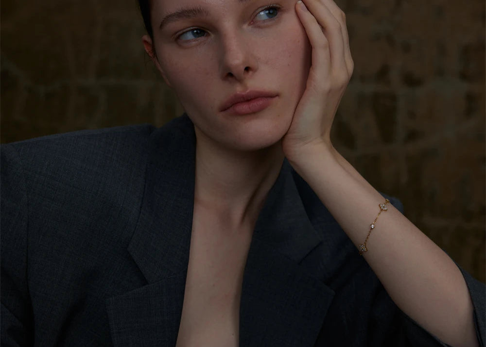 Bracelet Charme Doré Zircon – Finition Or Véritable